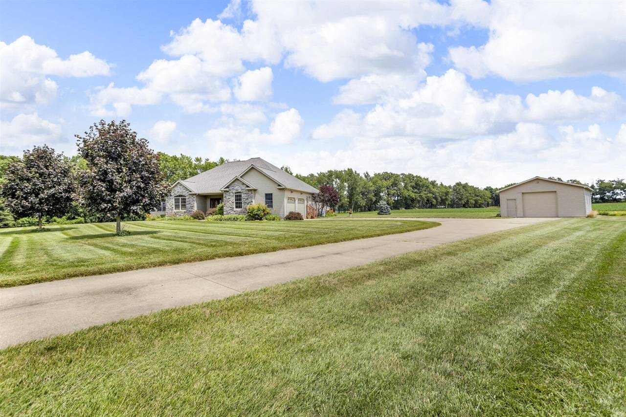 14142 Elm Row Road, Albion, MI 49224