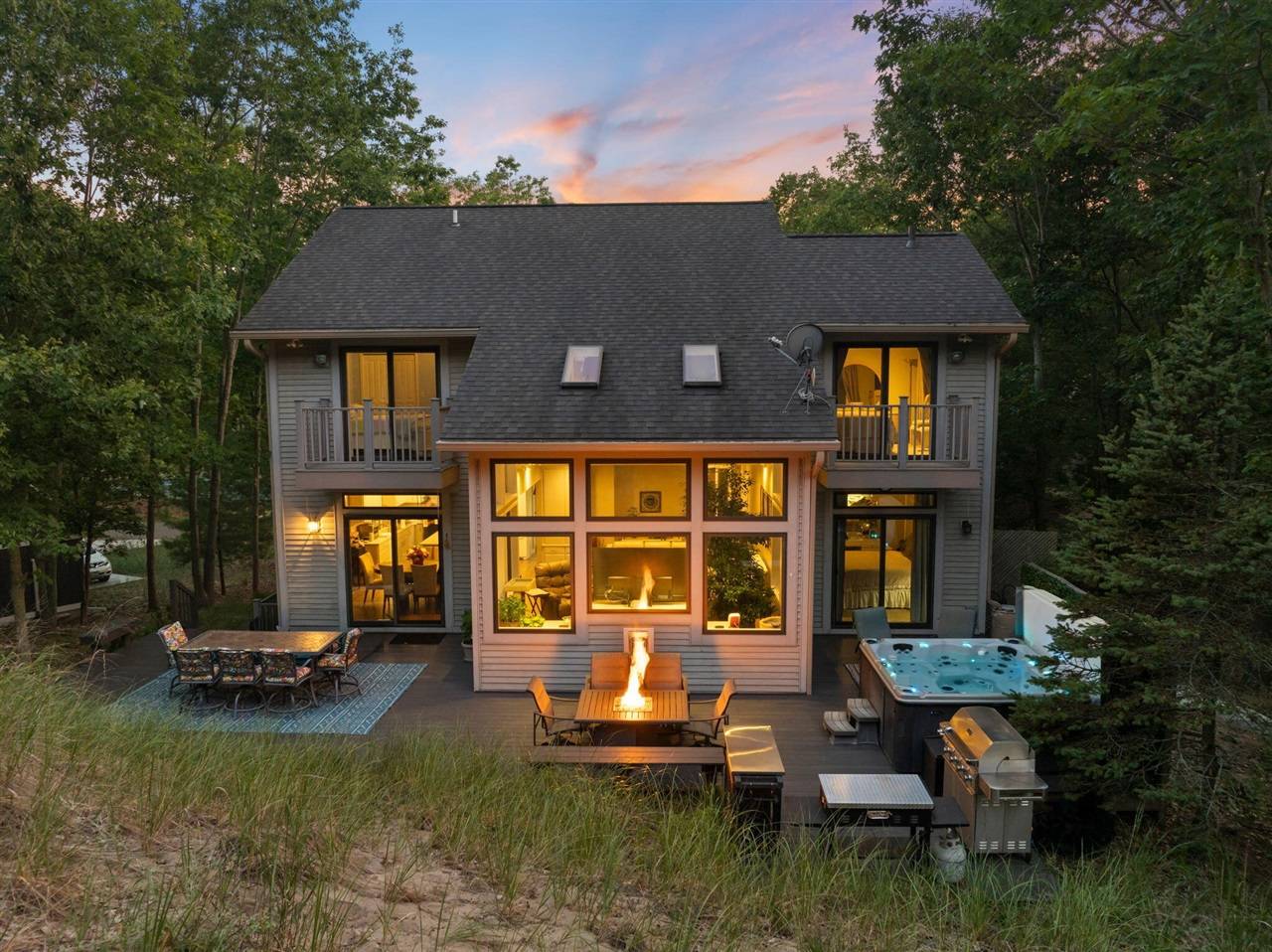 18860 Piney Point Drive, Spring Lake, MI 49456-9441