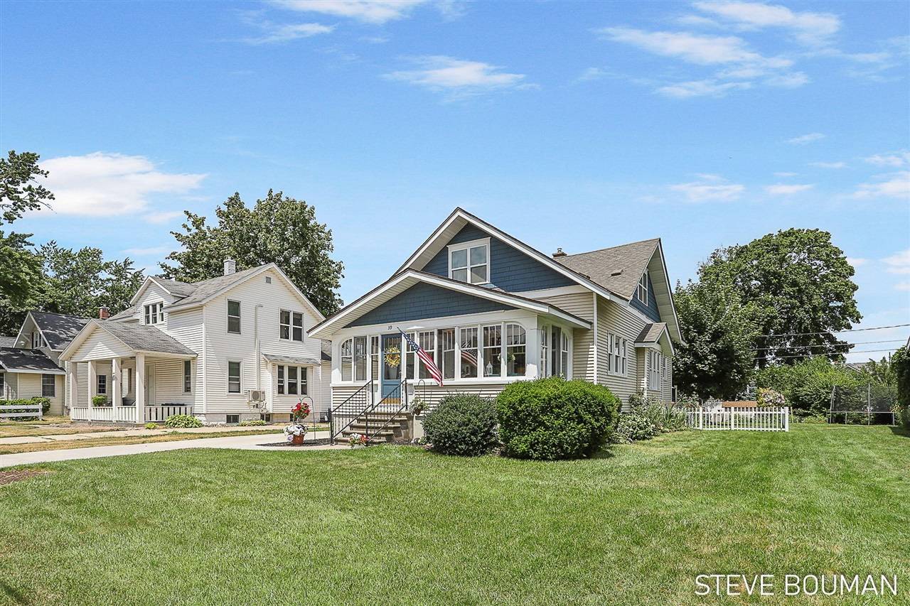 Zeeland, MI 49464,39 W Cherry Avenue