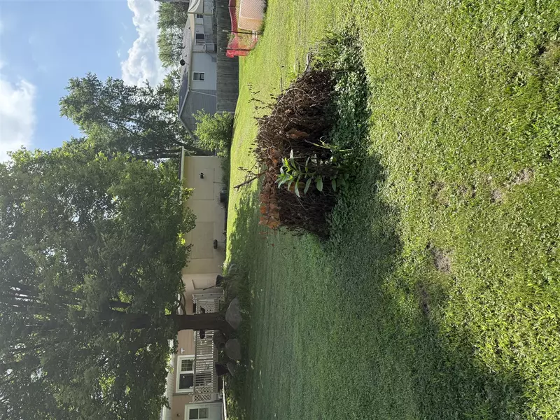 15940 Elmira Street, Lansing, MI 48906-1156