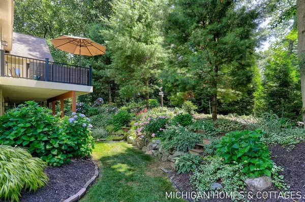 Holland, MI 49424-2220,327 S Lakeshore Drive