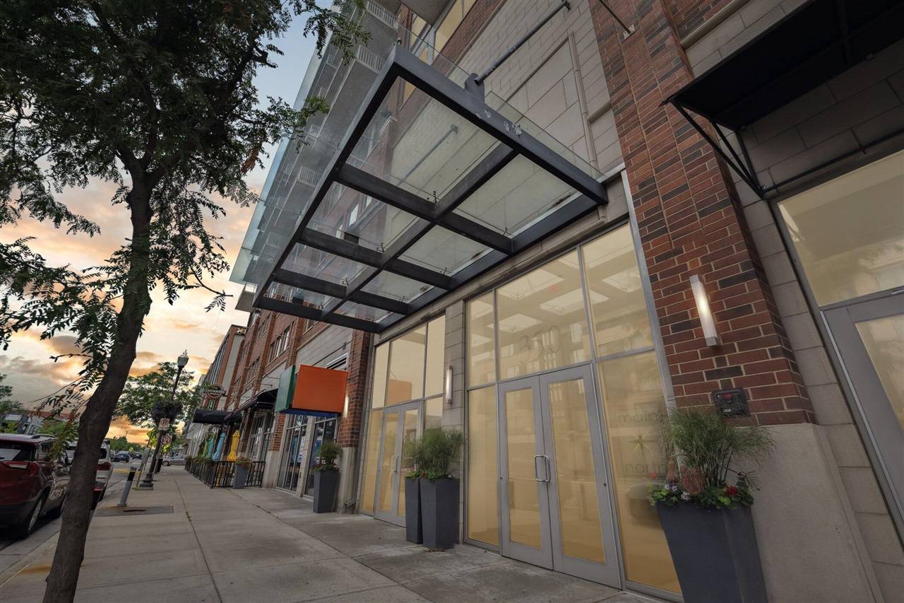 350 N MAIN Street, Royal Oak, MI 48067