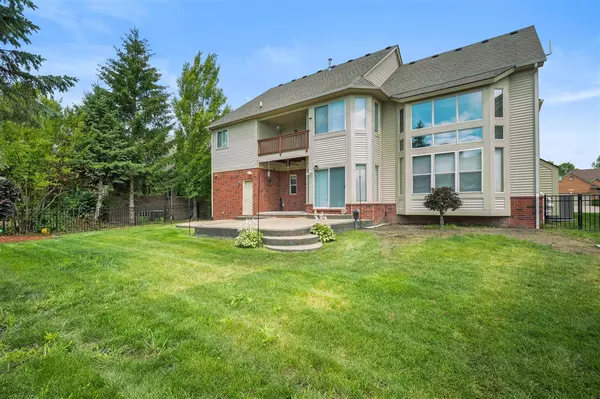 Macomb, MI 48044-2287,21724 Summerfield Drive