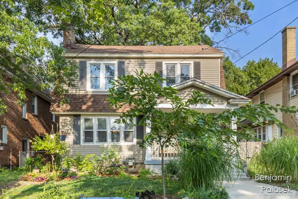 1121 Benjamin Avenue, Grand Rapids, MI 49506-3224