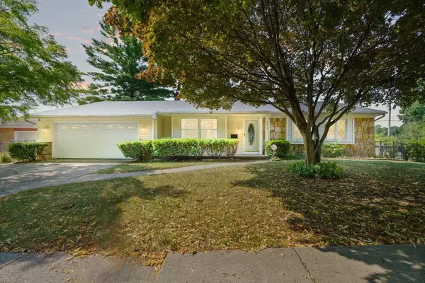 2415 Woodview Drive, Lansing, MI 48911