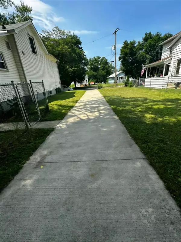 Jackson, MI 49202-3418,941 Whitney Street
