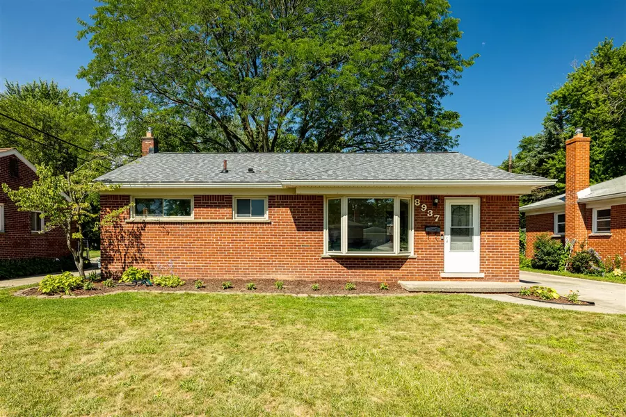 8937 Sunbury, Livonia, MI 48150