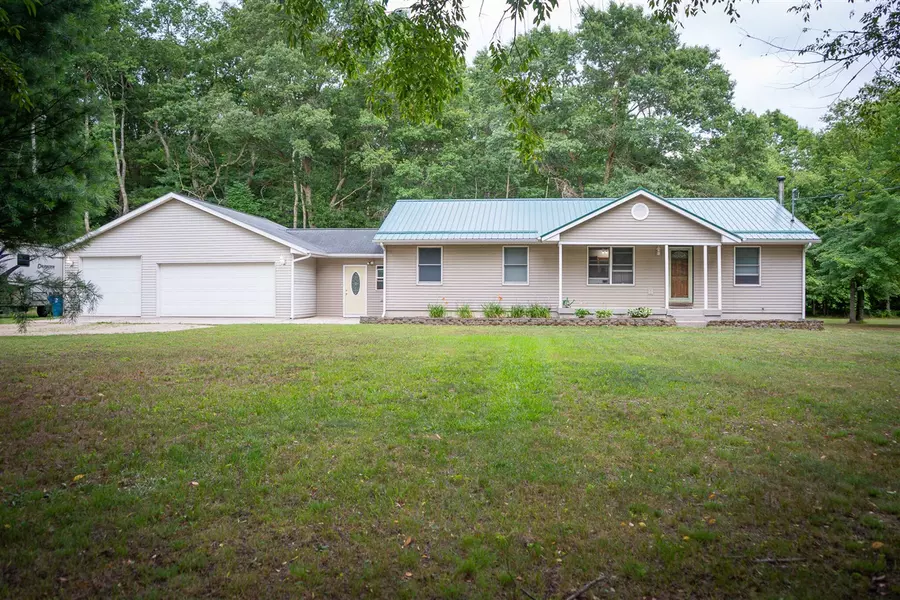 10732 N Federal Road, Howard City, MI 49329-9580