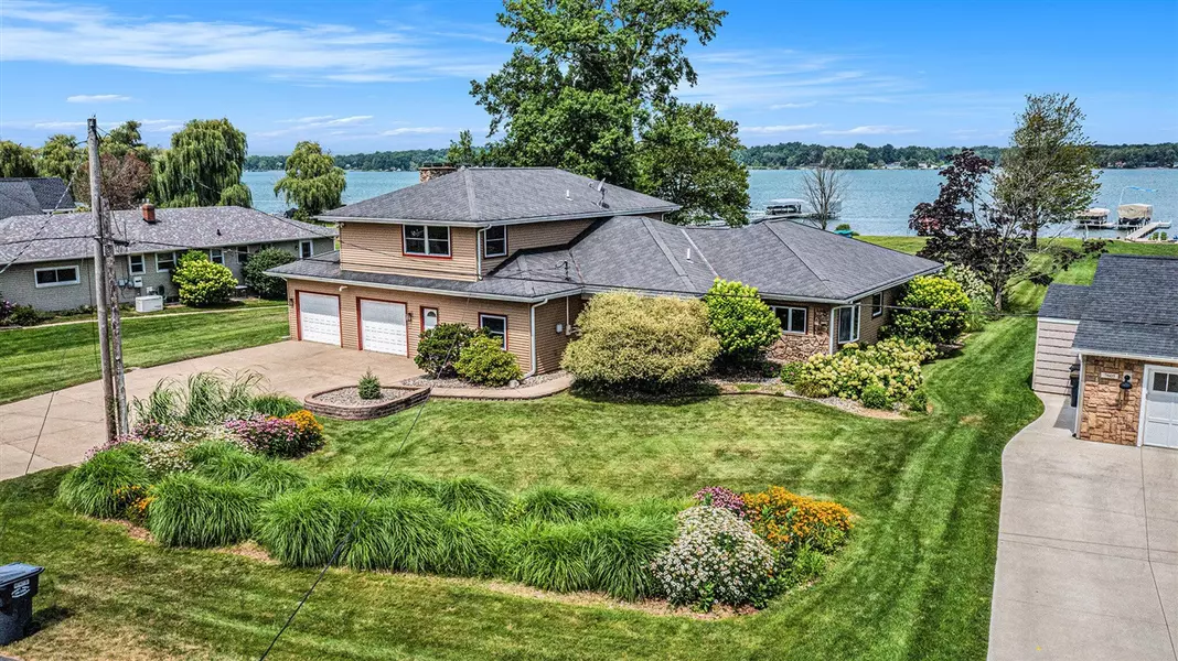 7601 S Indian Lake dr Drive, Vicksburg, MI 49097