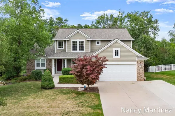 2869 N Saddle Ridge Court, Rockford, MI 49341-7594