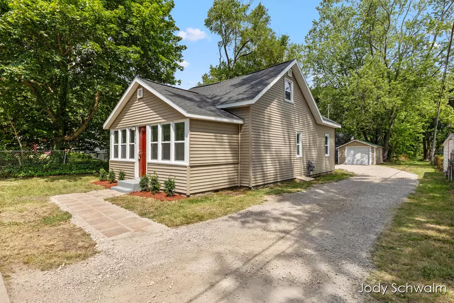 920 Wilson Avenue, Muskegon, MI 49441-3298