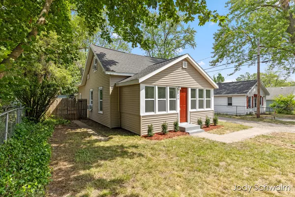 920 Wilson Avenue, Muskegon, MI 49441-3298