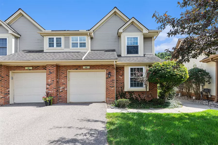 843 Whisperwood Trail, Fenton, MI 48430