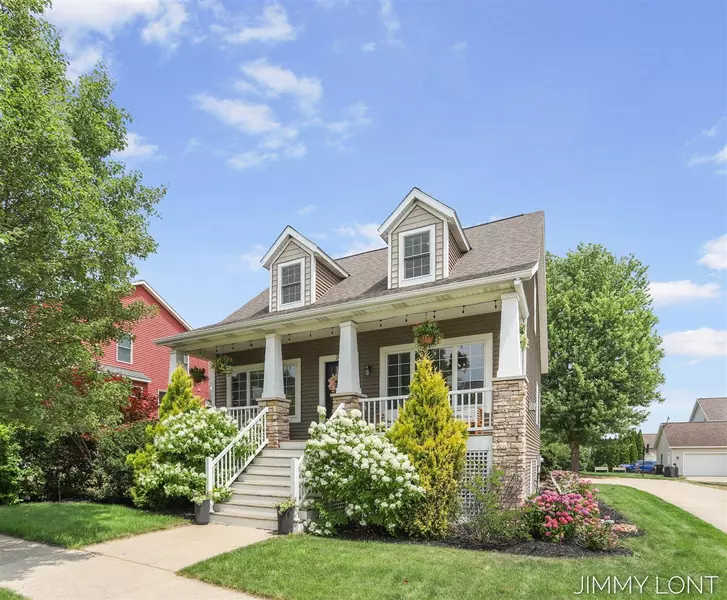74 Knollwood Parkway, Holland, MI 49423-9275