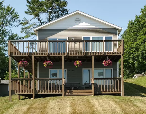 3718 Peterson Drive, Gobles, MI 49055