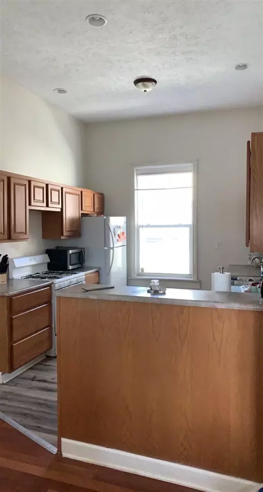 Grand Rapids, MI 49503,719 Fairview Avenue