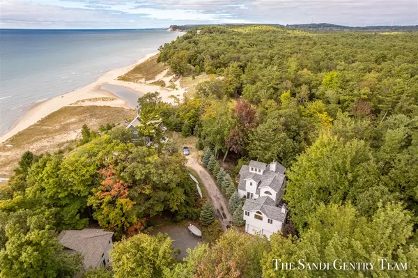 Pentwater, MI 49449-9643,6973 S Lakeshore Drive