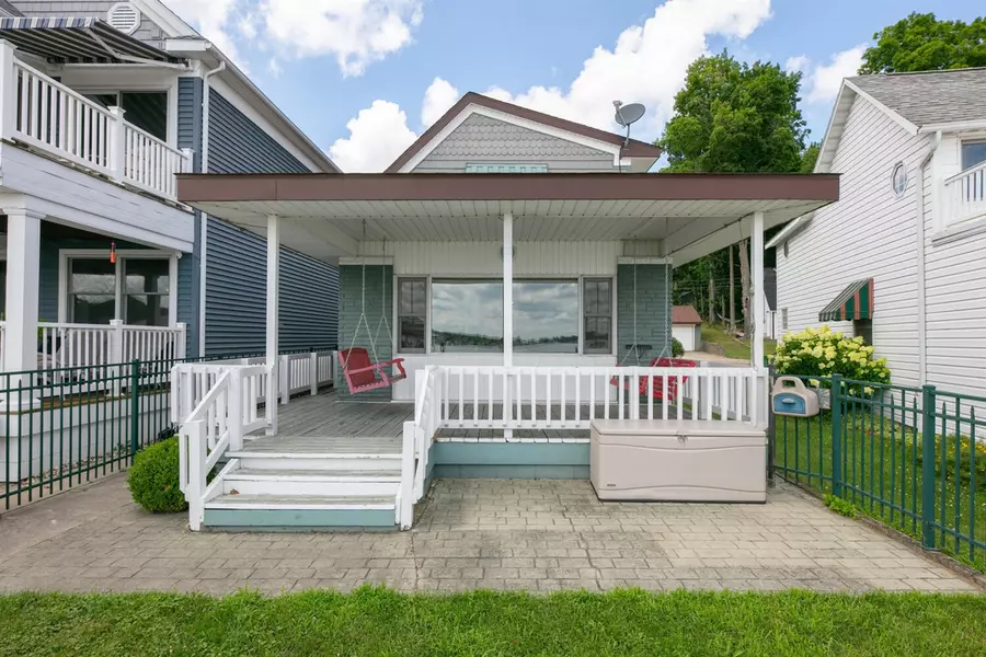 22175 Forest Hall Drive, Cassopolis, MI 49031-9413