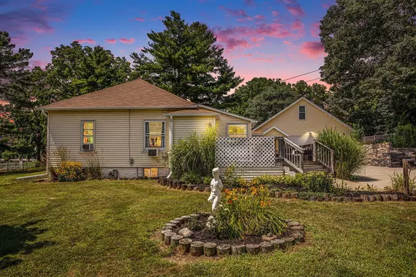 Vicksburg, MI 49097-1352,126 S Wilson Street