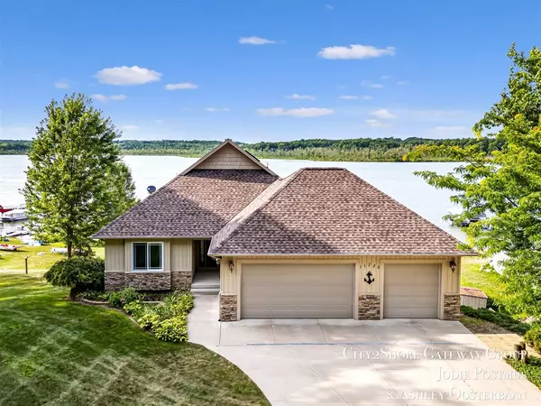 11725 Wabasis Lake Drive, Greenville, MI 48838-9317