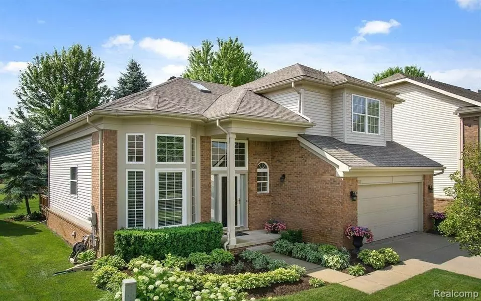 3141 Bridlewood Drive, Rochester, MI 48306-1485