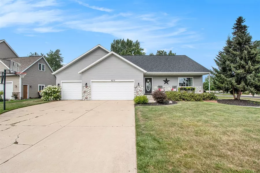 8219 Morning Dew Court, Byron Center, MI 49315-8105
