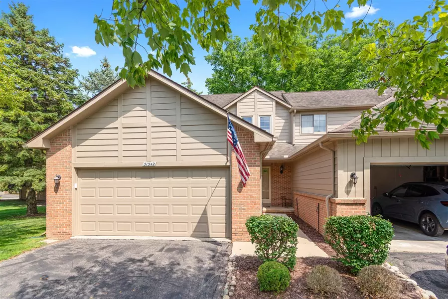 31542 Merriwood Park Drive, Livonia, MI 48152-1397