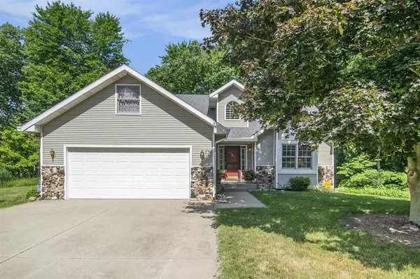 11276 Bridlewood Trail, Berrien Springs, MI 49103-9649
