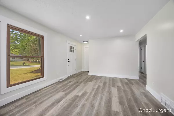 Lowell, MI 49331,1702 Woodgate Drive