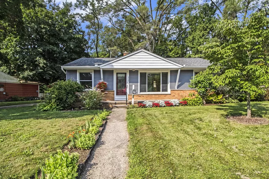 900 Barton Drive, Ann Arbor, MI 48105-1232