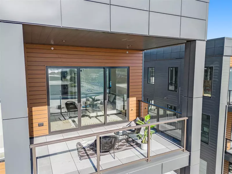 159 S River Avenue, Holland, MI 49423-2863