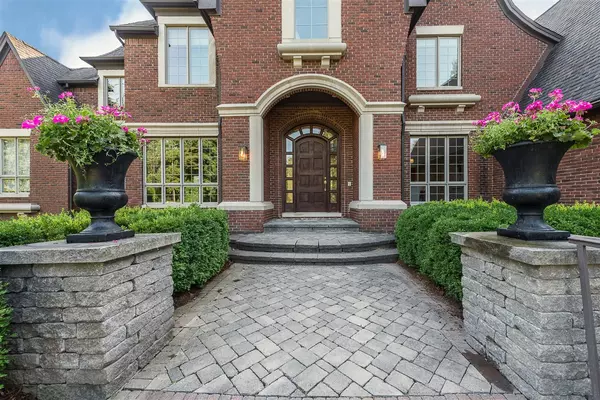 3250 Oak Hollow Drive, Ann Arbor, MI 48103-8843