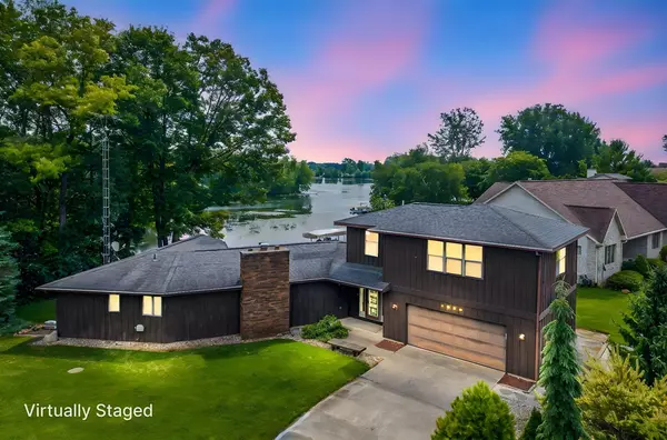 8274 Peninsula Drive, Canadian Lakes, MI 49346-8303