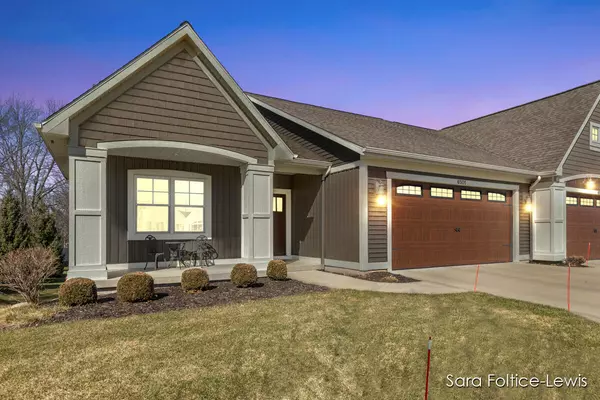 6501 Andre's Crossing, Grandville, MI 49418