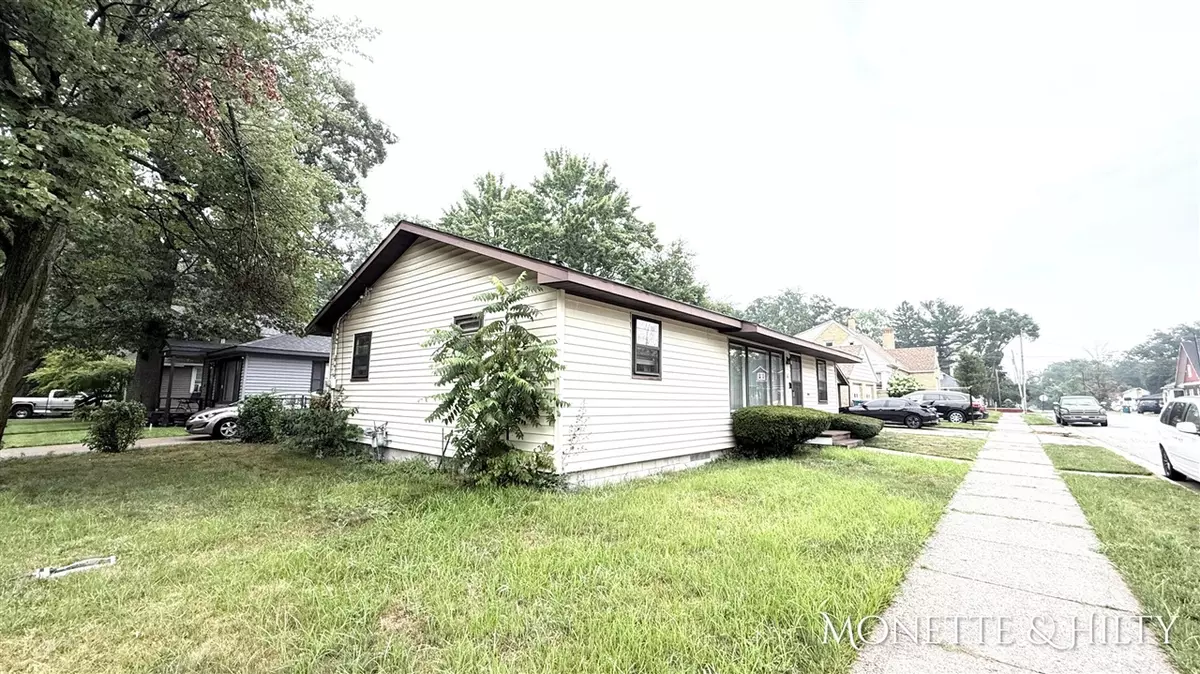 Muskegon Heights, MI 49444-2928,26 W Maplewood Avenue