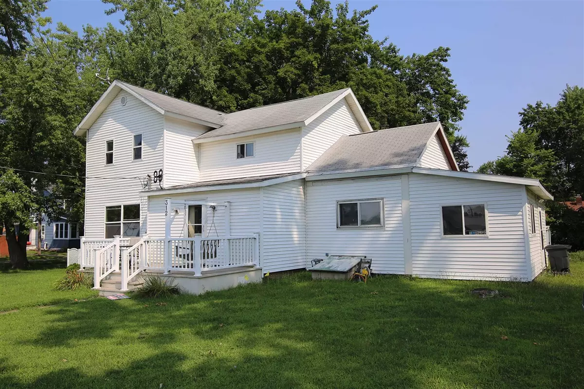 White Pigeon, MI 49099,312 W Peck Avenue