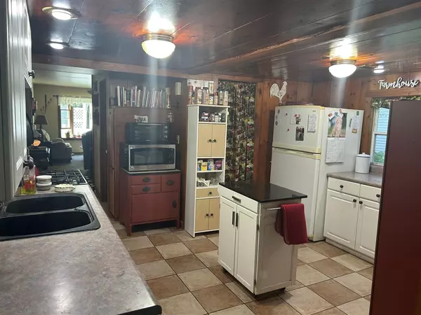 Clarksville, MI 48815-9818,9163 Rush Street