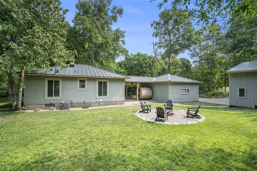 938 Columbus Street, Grand Rapids, MI 49525-2256