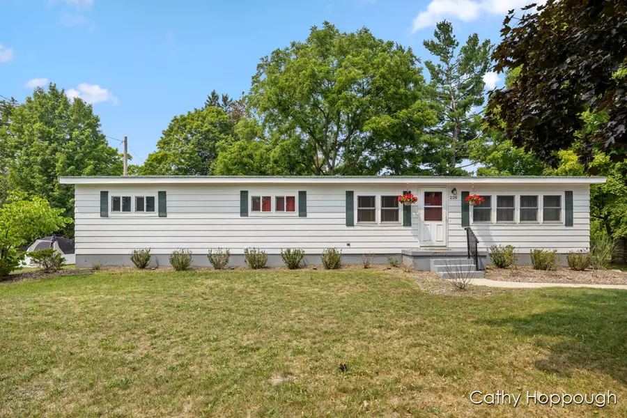 226 Spruce Street, Howard City, MI 49329-9404