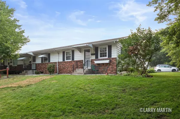3366 Chestnut Avenue, Grandville, MI 49418-1552