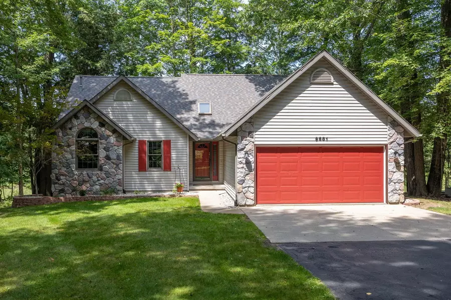 9681 Club House Drive, Canadian Lakes, MI 49346-8822