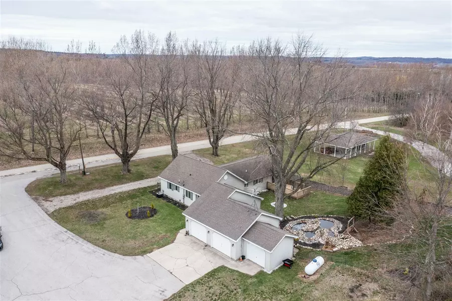 5454 S 68th Avenue, New Era, MI 49446