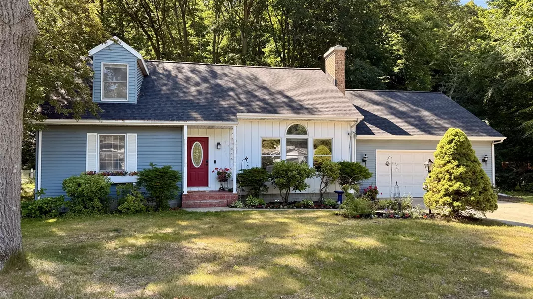 12637 Lakeshore Drive, Grand Haven, MI 49417-9346