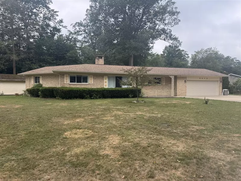 5075 Wickham Drive, Norton Shores, MI 49441-5779