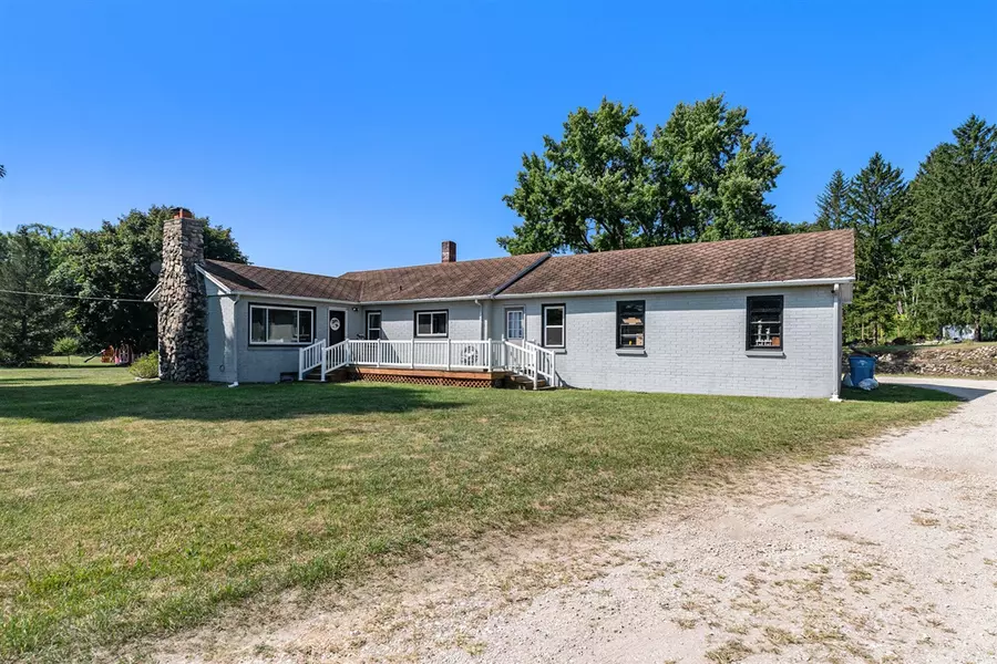 33273 US 12, Niles, MI 49120