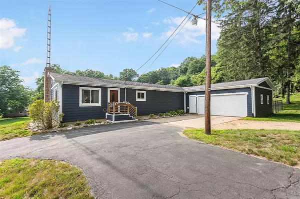 3387 E Snow Road, Berrien Springs, MI 49103-9221