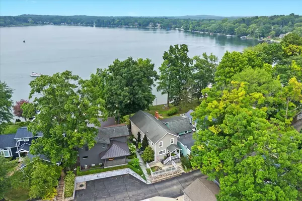 72 Cavanaugh Lake Road, Chelsea, MI 48118-9732