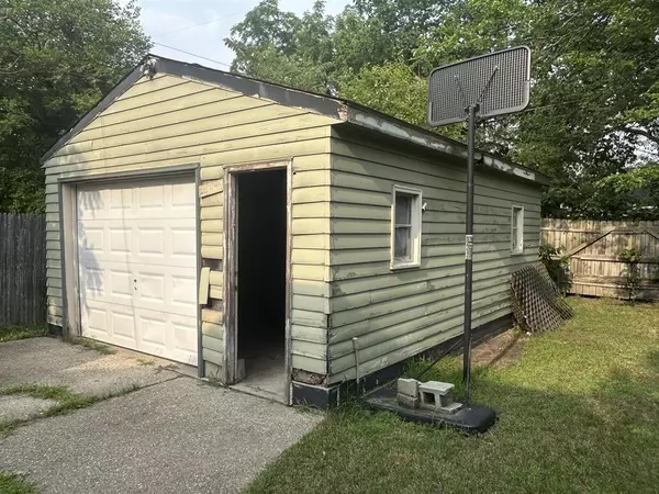 Muskegon, MI 49442,1974 Wood Street
