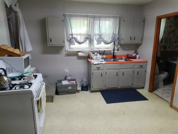 Hillsdale, MI 49242-1308,142 River Street