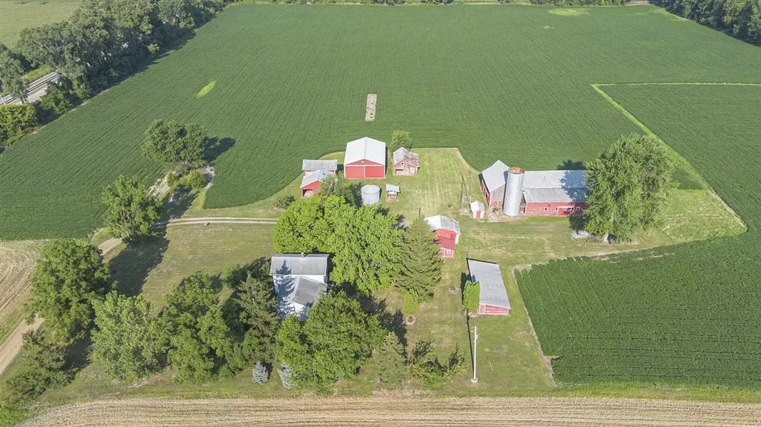 4985 Gilpin Road, Three Oaks, MI 49128-9516